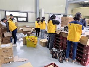 도드람, 전국 23곳에 6천만원 상당 기부물품 전달
